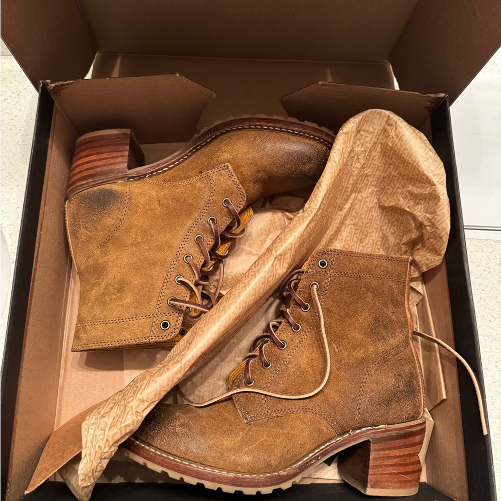 FRYE Sabrina lace up booties. Sz 10 like new!!